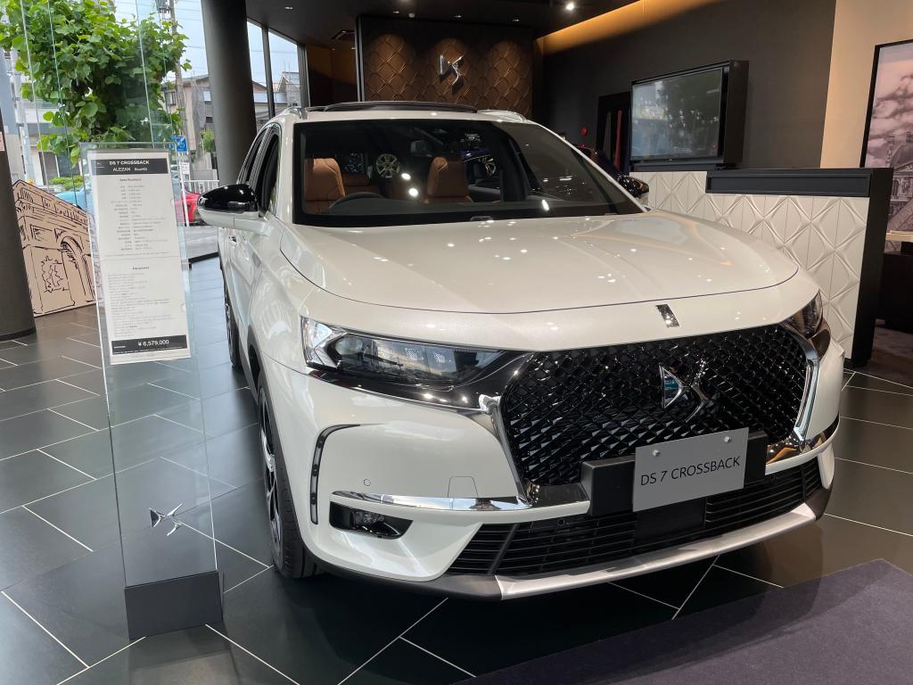 「DS 7 CROSSBACK Grand Chic BlueHDi ALEZAN」展示中！