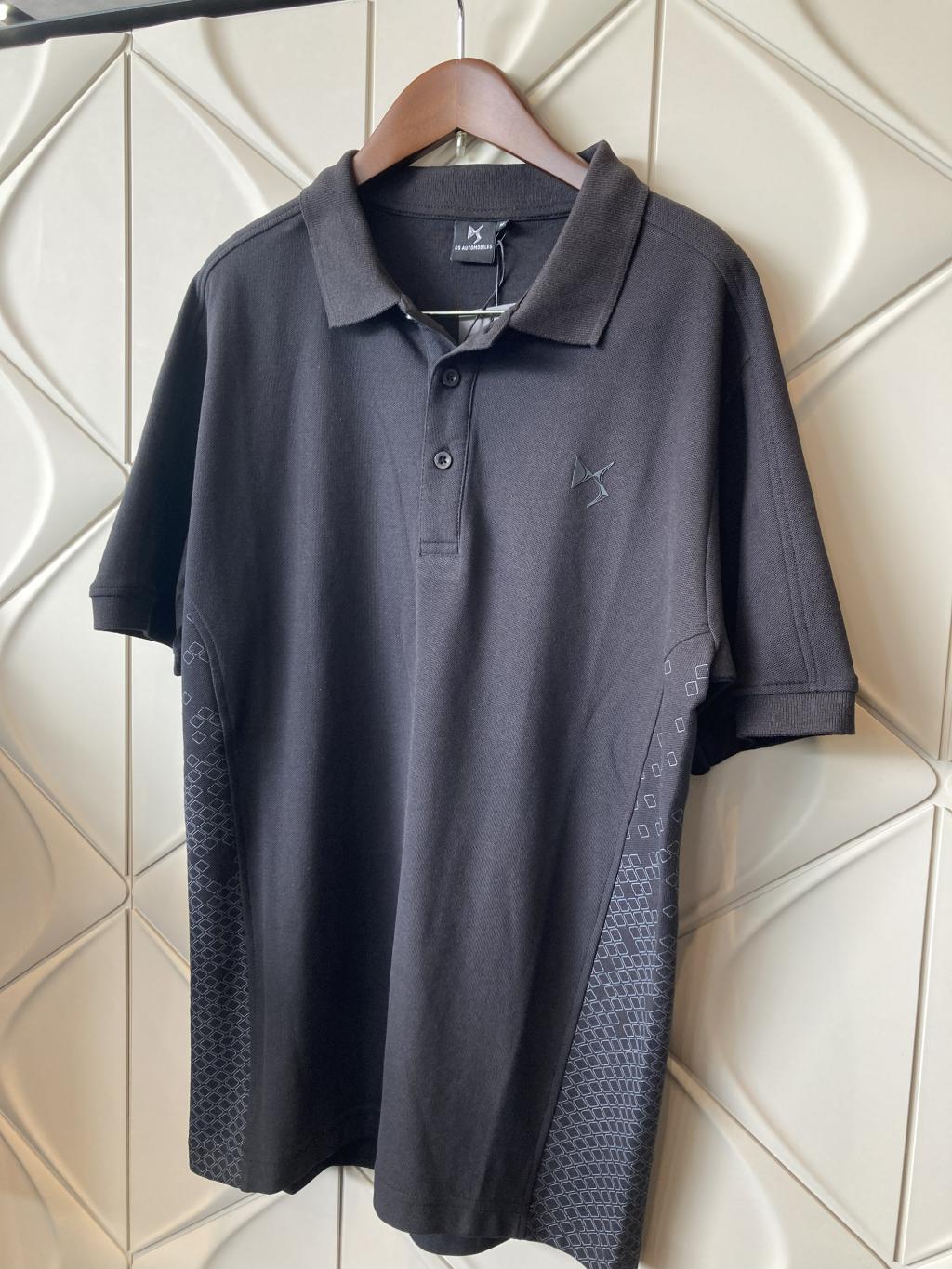 DSのロゴ入りポロシャツ👕