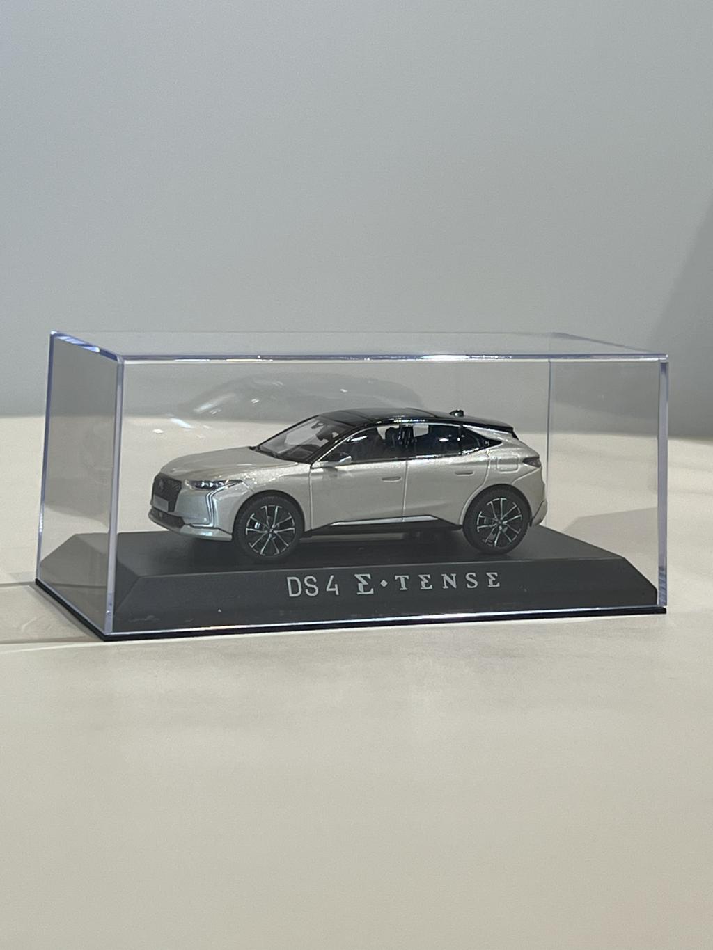 DS4 E-TENSEミニカー入荷しました